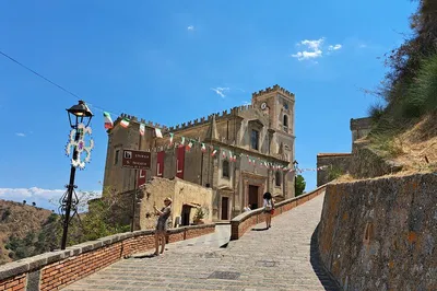 Step into Cinema History: A 'Godfather' Tour from Taormina