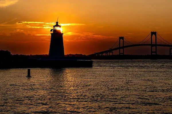Newport Twilight Cruise: See City Lights After Dark