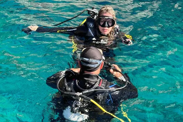 Unlock Underwater Worlds: PADI Open Water Diver Course in Paradise!