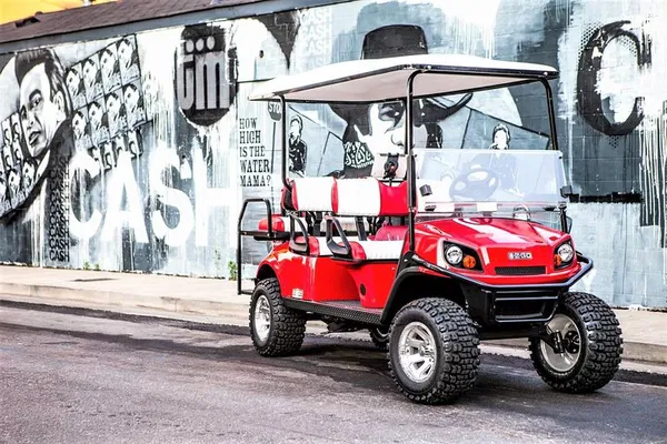 Nashville's Insta-Worthy Murals: Golf Cart Photo Tour!