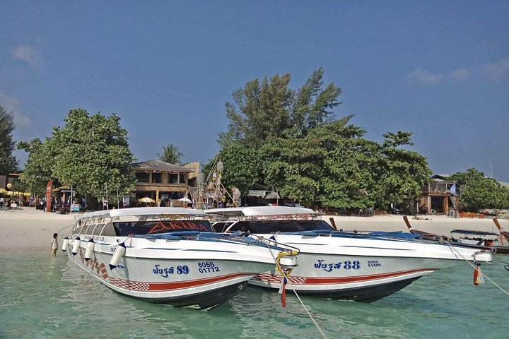 Island Hop in Style: Koh Ngai to Koh Bulone Speedboat Transfer