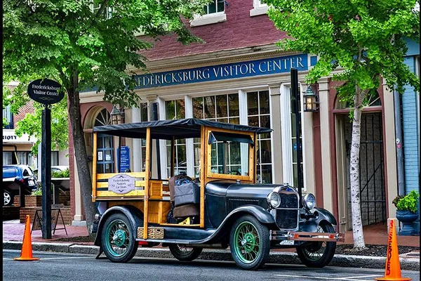 Fredericksburg History Tour: Model A Car Ride