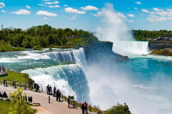 Niagara Falls & Outlet Shopping: 2-Day Tour from NYC