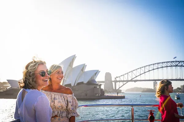 Sydney Harbour Cruise: Luxury Sightseeing with Sparkling Views