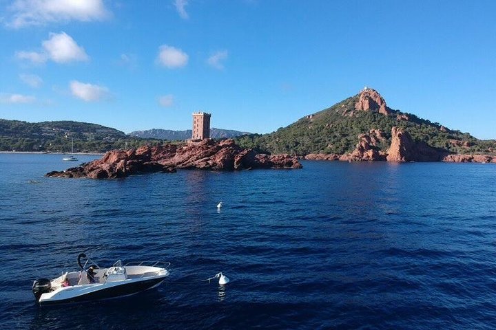 Unforgettable Coastal Escape: Tailor-Made Sea Adventure in Fréjus Saint-Raphaël