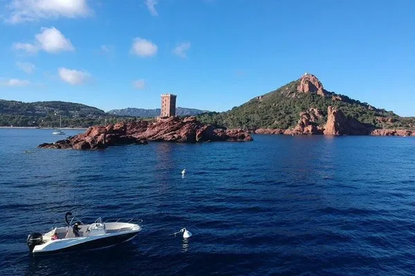 Unforgettable Coastal Escape: Tailor-Made Sea Adventure in Fréjus Saint-Raphaël
