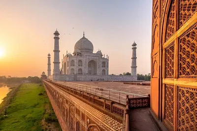 Unveiling Agra: A Whirlwind Taj Mahal Day Trip from Delhi