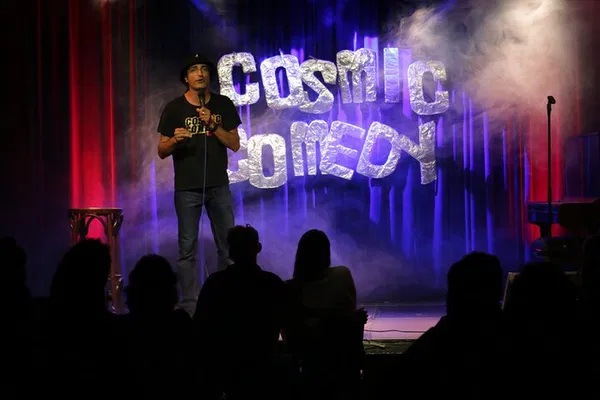 Berlin Comedy Night: Pizza, Laughter, and International Acts!