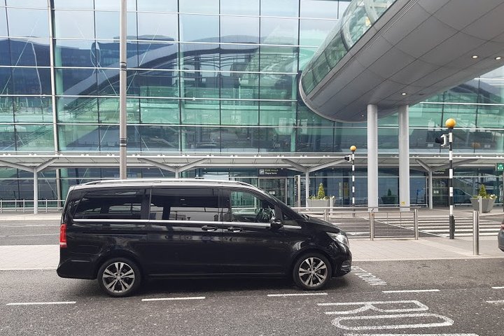 Luxury Dublin Airport to Galway Transfer: Arrive in Style