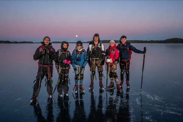 Stockholm Ice Skating: Beginner-Friendly Lake Tour