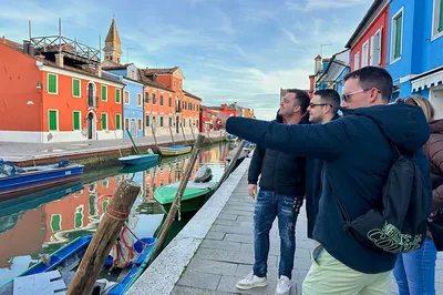 Venetian Island Escapade: Murano & Burano's Glass & Lace Wonders!