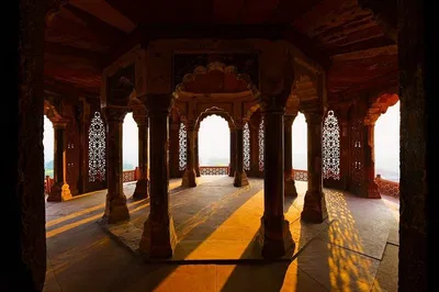 Golden Triangle & Varanasi: A Luxurious Cultural Immersion