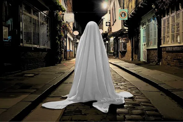 Uncover York's Chilling Secrets: A Frightseeing Ghost Walk