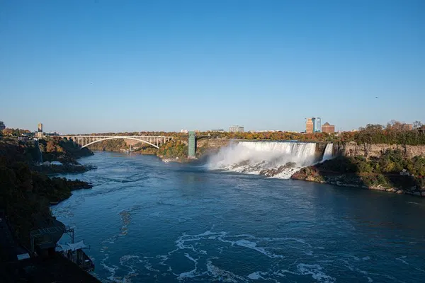 Buffalo Airport to Niagara Falls Canada Private Transfer