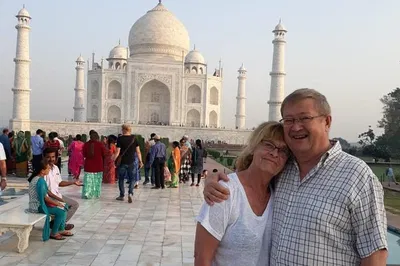 Discover Agra: Same Day Taj Mahal Tour from Delhi