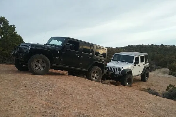 Utah's Thrilling Rhodes Off-Road Jeep Adventure: Customize Your Ride!