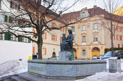 Uncover Chur's Charm: A 90-Minute Local's Walking Tour