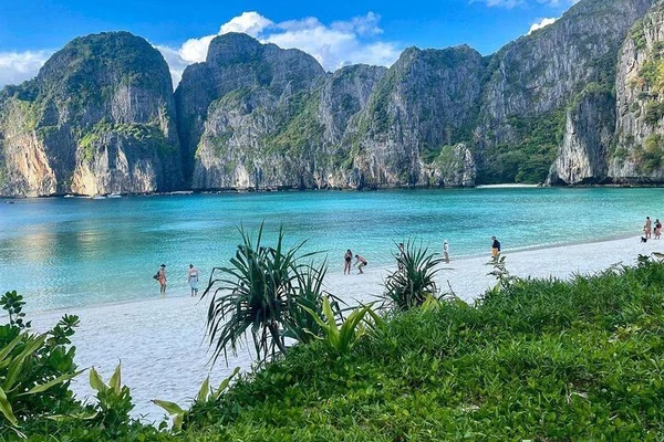 Phi Phi & Khai Islands: Speedboat Snorkeling Adventure with Maya Bay