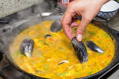 Barcelona Cooking Class: Tapas, Paella & Wine!