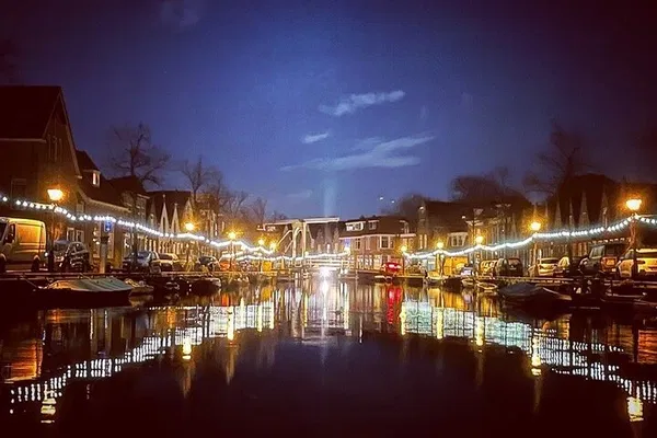 Alkmaar's Enchanting Canals: A SUP Adventure Through History