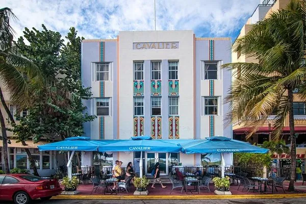 Art Deco & Cocktails: Miami Beach's Stylish History Tour