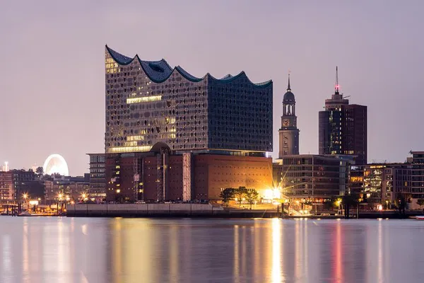 Elphi Plaza: Discover Hamburg's Architectural Marvel with Expert Insights