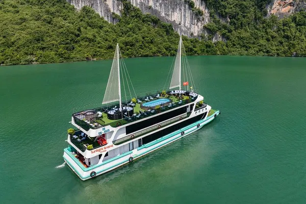 Unforgettable Halong Bay Day Cruise: Caves, Islands & Kayaking Adventure