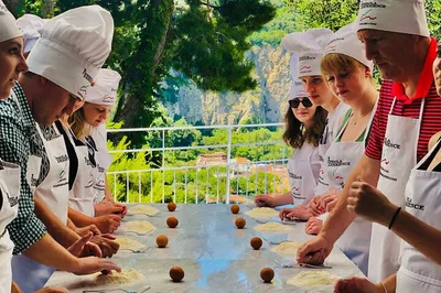 Naples Cooking Class: Make Pizza & Pasta!