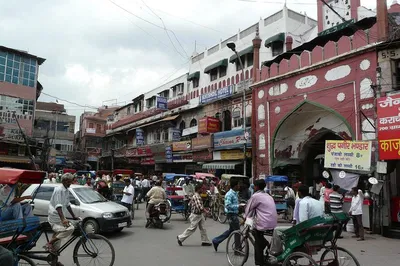 Unveiling Old Delhi: A Sacred & Flavorful Journey Through Time