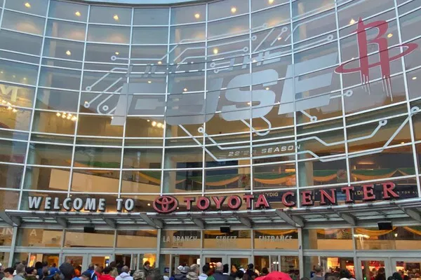 Houston Rockets Game: Feel the H-Town Energy!