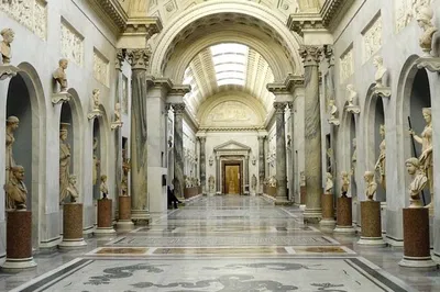 Discover Vatican's Art Secrets: Skip the Line & Sistine Chapel Tour
