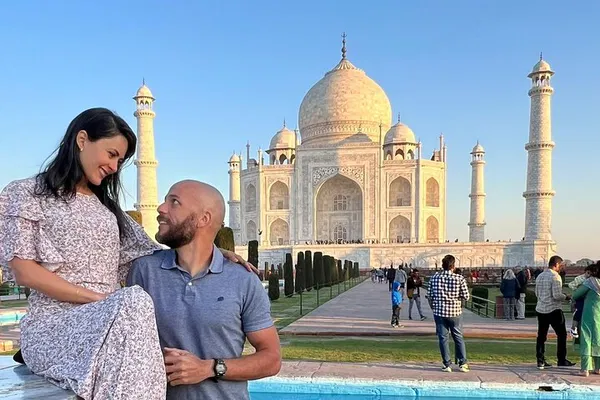 Sunrise Spectacle: Private Taj Mahal & Agra Fort Tour from Delhi