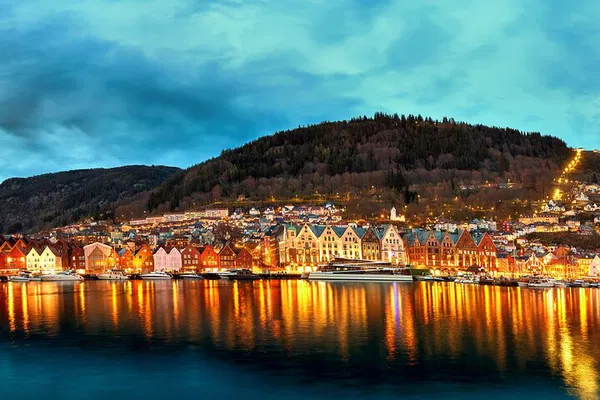 Bergen Foot & Boat Tour: Hidden Stories & Ferry Ride