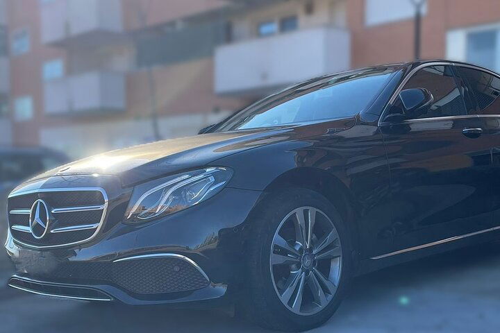 Stress-Free Madrid Arrival: Private Airport Transfer