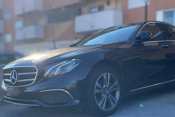 Stress-Free Madrid Arrival: Private Airport Transfer