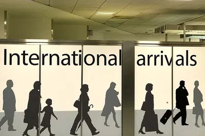 Stress-Free London Transfers: Gatwick Airport to Your Doorstep (E1-E14)
