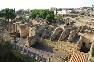 Herculaneum Tour: Skip-the-Line from Naples