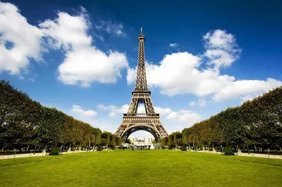 Paris Day Trip from London: Eurostar, Seine Cruise & Self-Guided Exploration