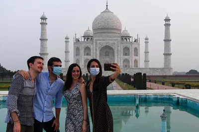 Taj Mahal & Agra Fort: Delhi Round Trip by India's Fastest Train