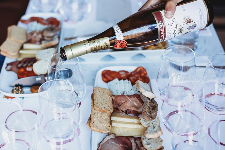 Lisbon's Luscious Wine & Cheese Lunch: A Portuguese Tasting Journey!