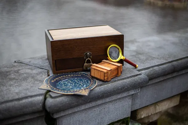 Amsterdam Urban Legend City Game: Uncover Secrets!