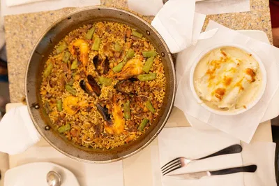 Barcelona: Rooftop Tapas & Catalan Cuisine Tour