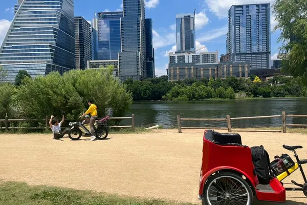 Austin's Electric Pedicab Adventure: Private Mural & Photo Tour!
