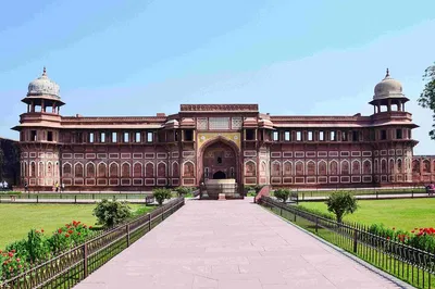 Discover Mughal Marvels: Agra Fort & Taj Mahal Day Trip from Delhi