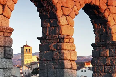 Discover Segovia: Self-Guided Audio Tour from Aqueduct to Alcázar