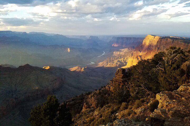 Spectacular Sunset at Grand Canyon: A Luxurious Private Tour with El Tovar Dinner