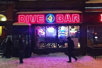 Daytona Dive Bar Bus Crawl: Unleash Your Wild Side!