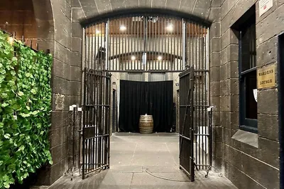 Melbourne Haunted Pub Tour: Spirits & Ales