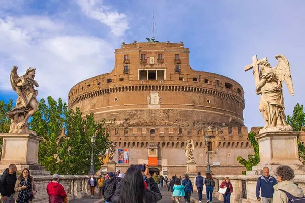 Uncover Rome's Secrets: A Private Castel Sant'Angelo Journey
