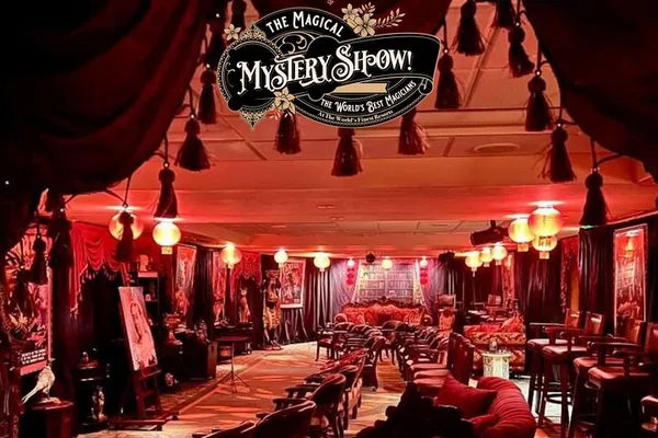 Waikiki's Magical Mystery Show: Hilton Hotel's Top-Rated Fun!